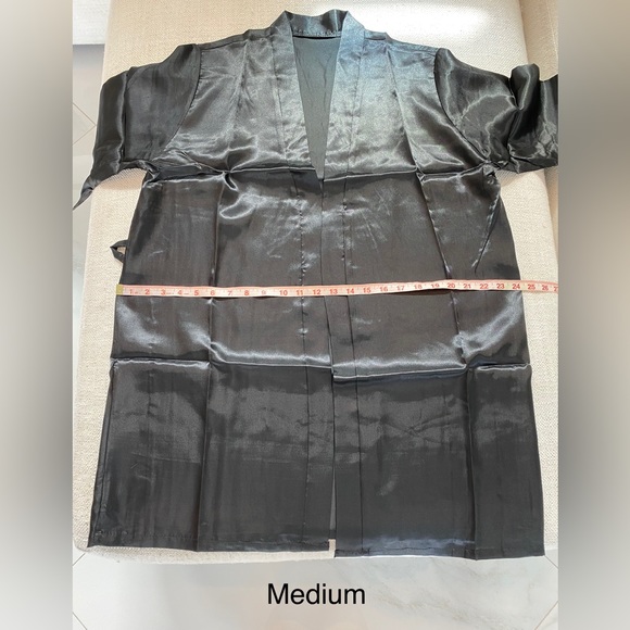Black short robe small NWT - Picture 9 of 9